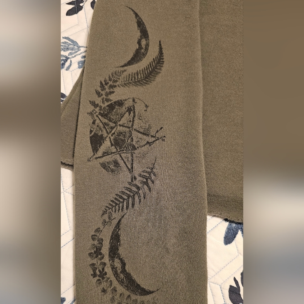 Blackcraft Cult Plant Witch Cropped Hoodie & Shorts Set Olive Green M - Picture 4 of 8